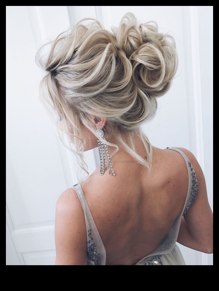 Tangled Up in Blonde A Messy Hairstyle Guide for the Modern Woman 4 Tangled Up in Blonde: Mastering the Art of Messy Hairstyles