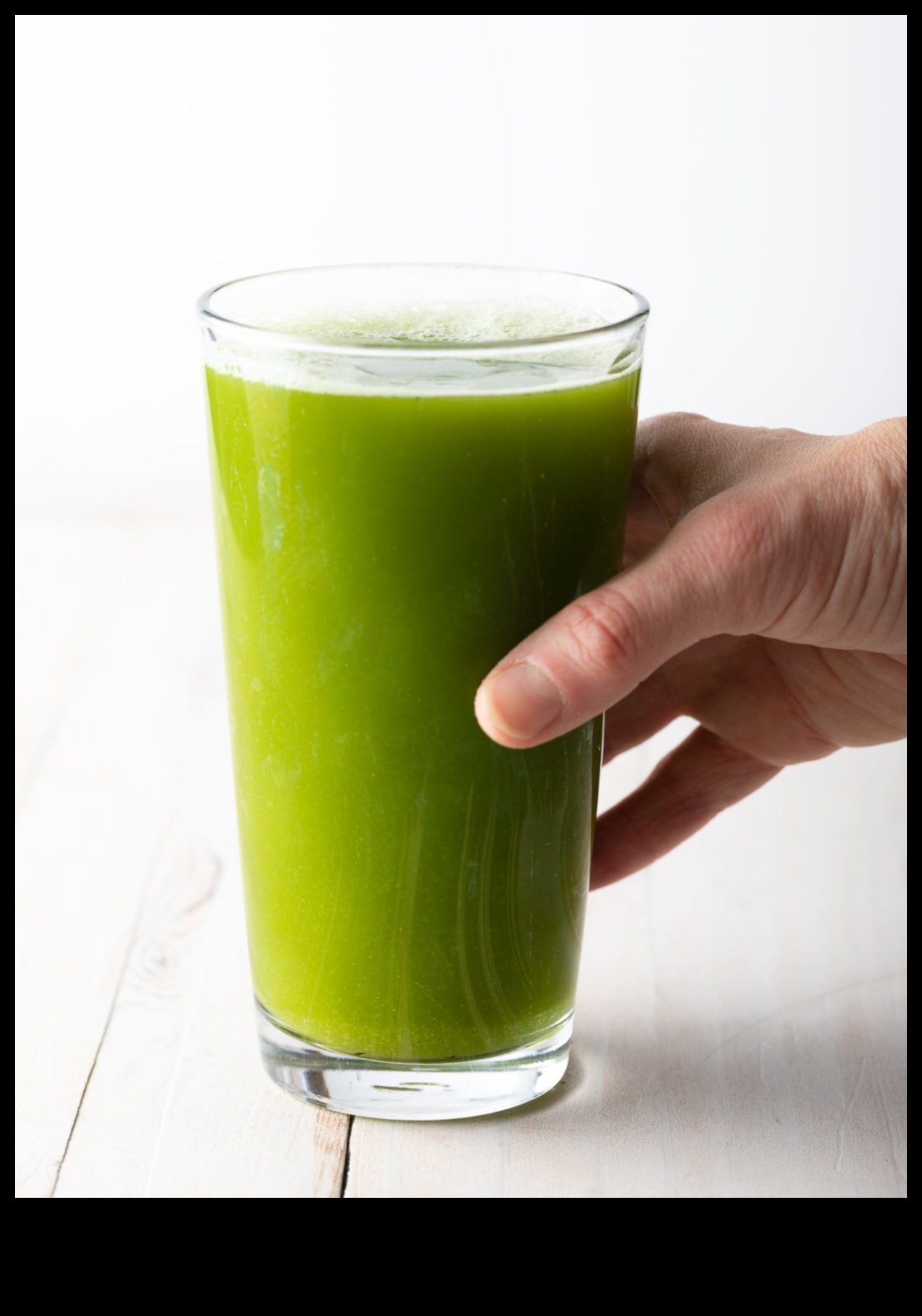 Detox on the Go 5 γρήγορες και βολικές συνταγές χυμού για πολυάσχολες ζωές 4 Detox on the Go: Γρήγορες και βολικές λύσεις χυμών για πολυάσχολες ζωές