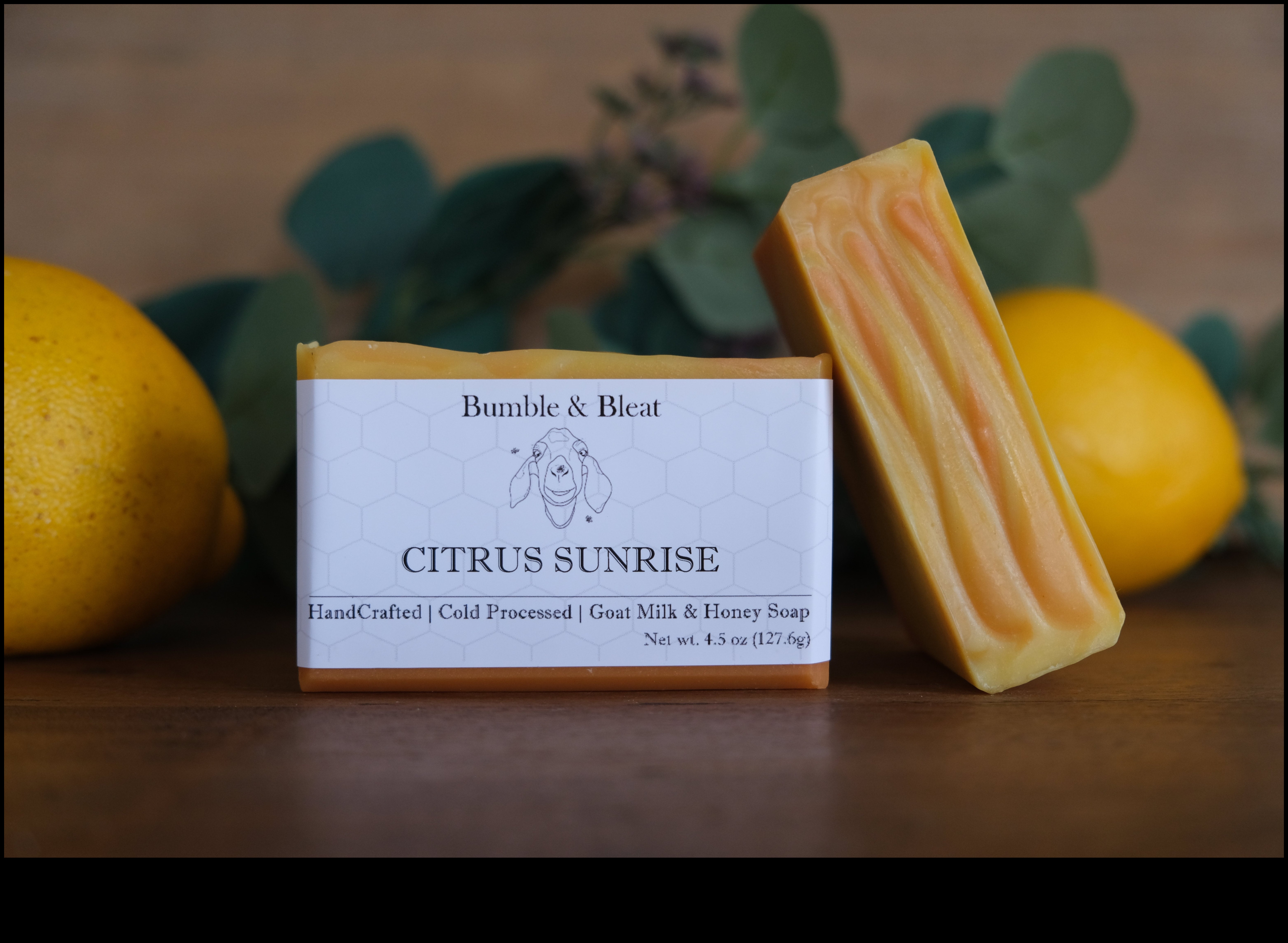 Citrus Sunrise Μια φωτεινή και αναζωογονητική αρχή για την ημέρα σας 2 Citrus Sunrise: Καλωσορίζοντας την ημέρα με τη λάμψη των φρέσκων χυμών φρούτων