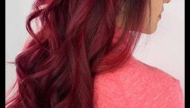 Ruby Reflections: Κόκκινα και καστανά χτενίσματα που καθρεφτίζουν το στυλ σας