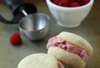 Berry Bliss Cookie Sandwiches