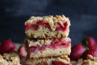 Homestyle Strawberry Rhubarb Crumble Squares