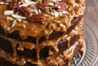 Cola Chocolate Dream: Dulce de Leche, Coconut & Pecan Indulgence