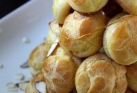 Golden Caramel Almond Croquembouche