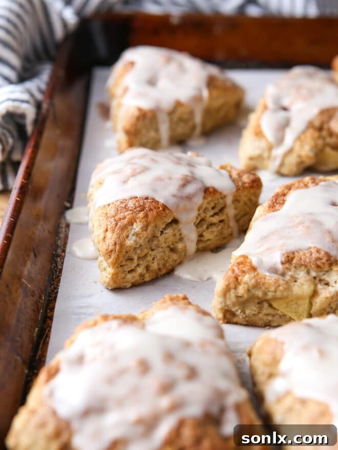 icing on top of apple cinnamon scones