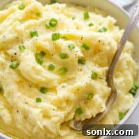 mashed potatoes in bowl with scallions